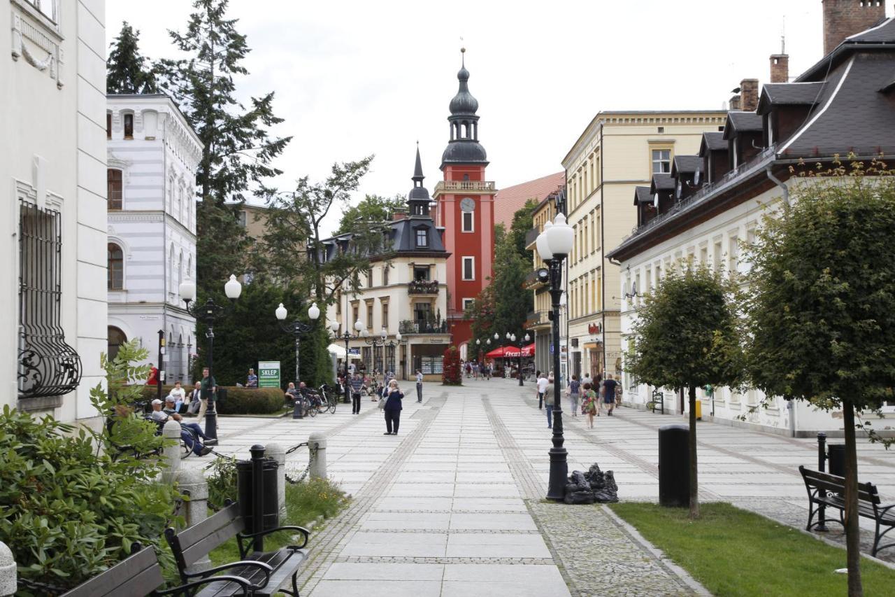 Jodla I Modrzew Lägenhet Jelenia Góra Exteriör bild